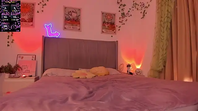 Whitekitty-exe's cam snapshot