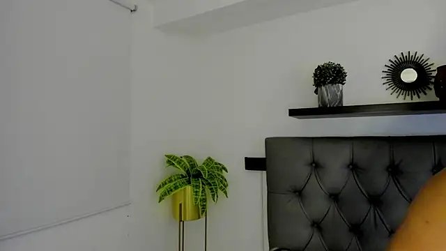 rossie_lanie_'s cam snapshot