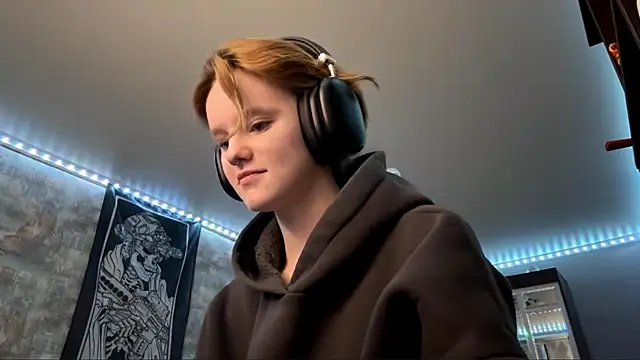 CutieGoga's cam snapshot