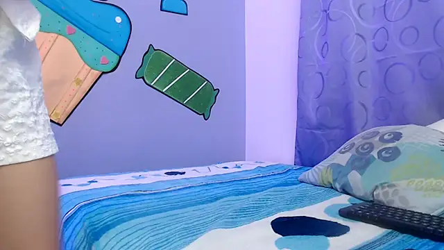 skinnykalitzo18's cam snapshot