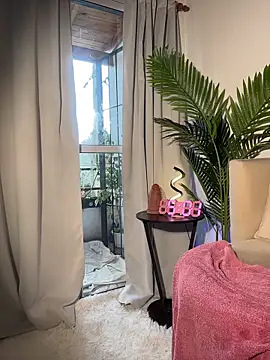 MiaFoxie's cam snapshot