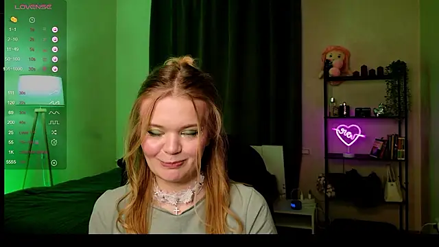 Elioraa's cam snapshot