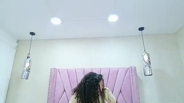 RoxanaAngel's cam snapshot