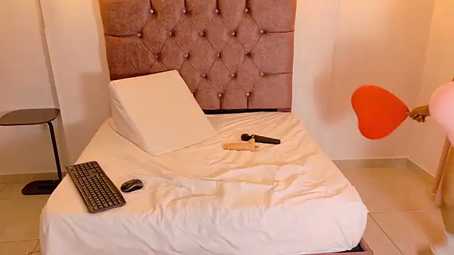 evvaa_moon69's cam snapshot