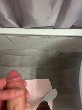 BIGDICK111000 live sex cam