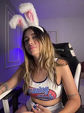 HoneyMollyX live sex cam