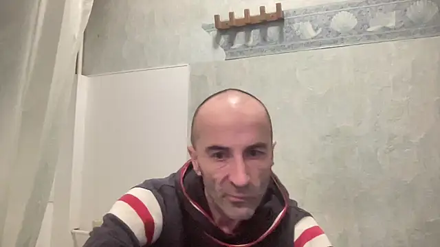 slave44nantes's cam snapshot