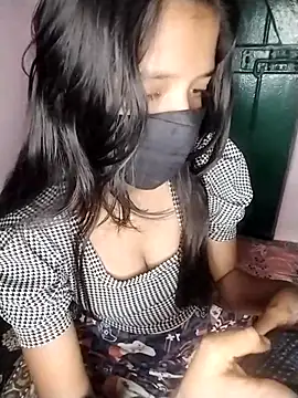 Surbhi-dixit's cam snapshot