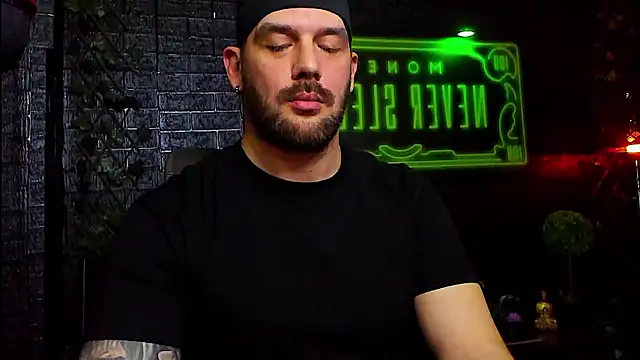 LexHardy's cam snapshot