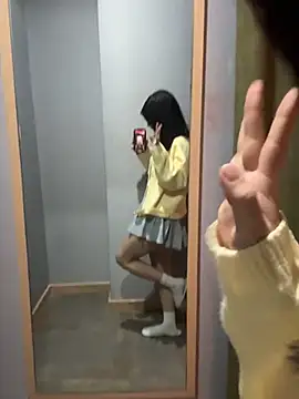 Ella-AAAAA live sex cam