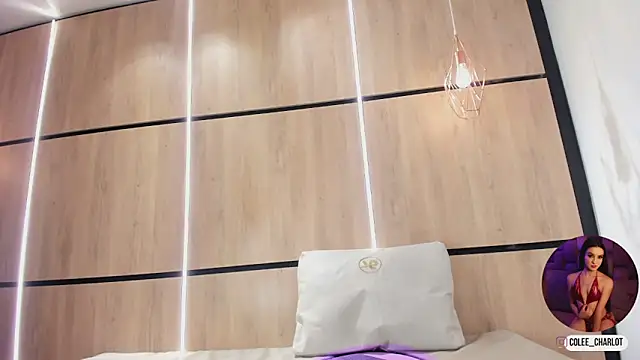 charlotte_colee's cam snapshot