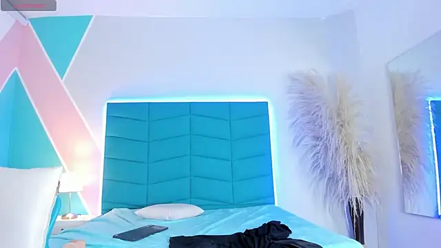 mara_winters_'s cam snapshot