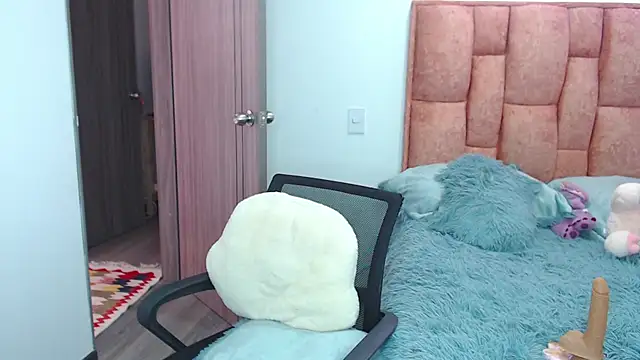 nahia__2's cam snapshot