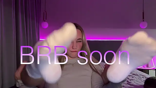 chillroom_'s cam snapshot