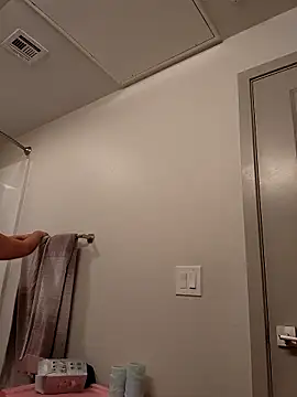 cinnaminnie's cam snapshot