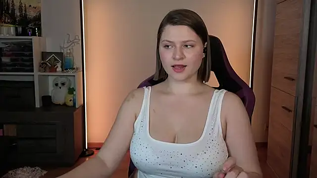 TinniAngel's cam snapshot