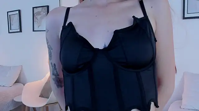 Michell_Wallker's cam snapshot