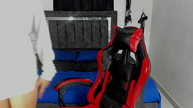 Bella_Blanca's cam snapshot