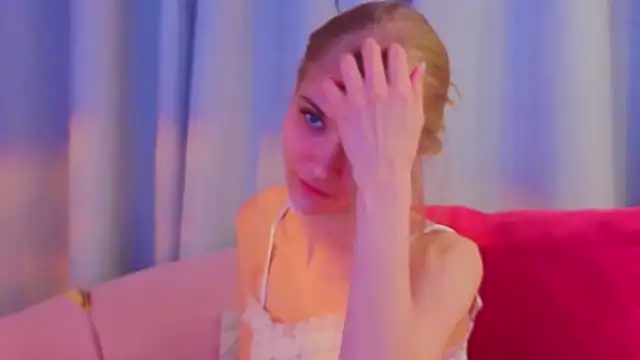 4example_Chloe's cam snapshot