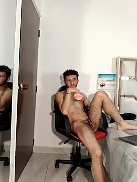 Curlystartt live sex cam