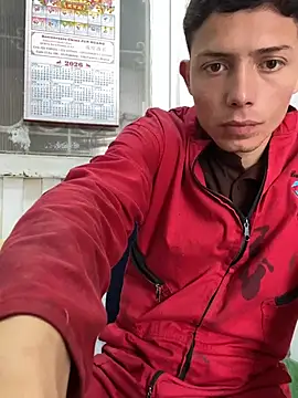 santiObrero live sex cam