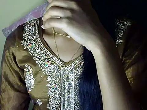 Khushi_v's cam snapshot