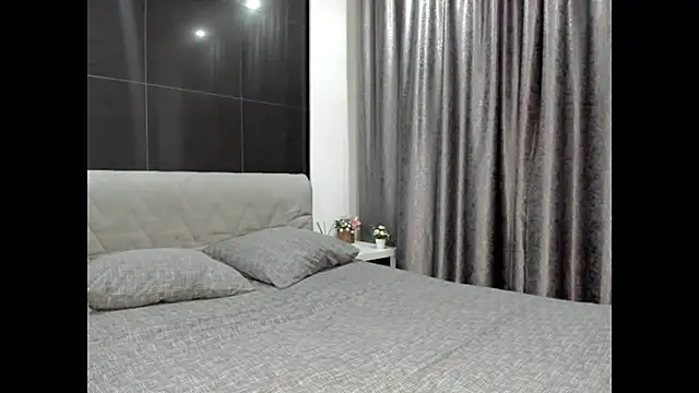 aloreana's cam snapshot