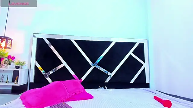 iisabella_noa's cam snapshot