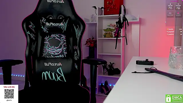 QueenAliceX's cam snapshot