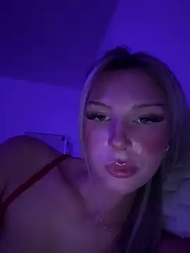 blondeeee live sex cam