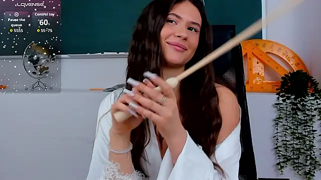 milaleoneli's cam snapshot