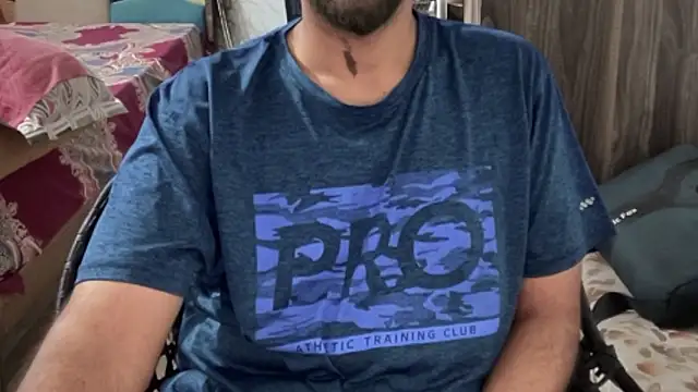 MakeMeAwareAah's cam snapshot