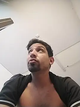 ashtoncooperr's cam snapshot