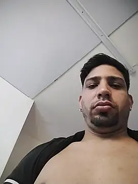 ashtoncooperr's cam snapshot