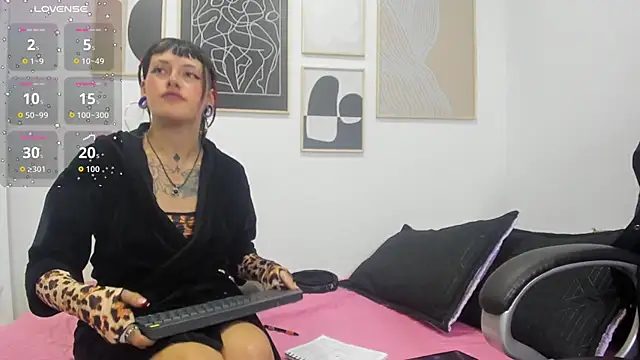 _sharlotte777 live sex cam