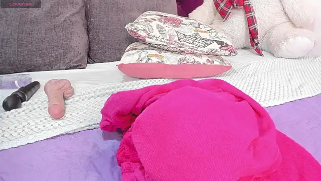 khloe_cutee live sex cam