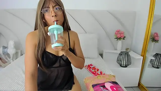 LieselMeminger's cam snapshot