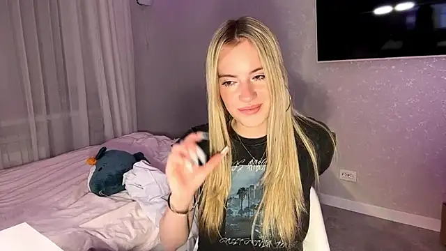 Between_Eeys's cam snapshot