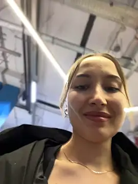 ICrazyOneIRL live sex cam