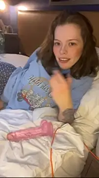 YourEnglishRose's cam snapshot