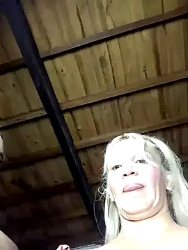 Nicolle_Milf live sex cam