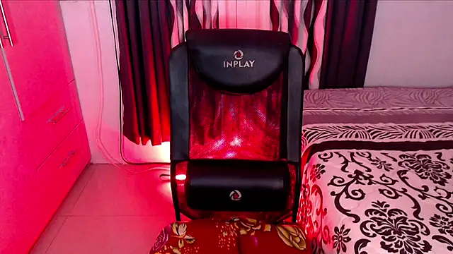 xSUCKTHYWOMANx live sex cam