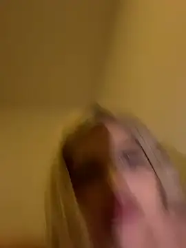 Steffi_Snowbunny live sex cam