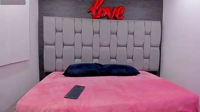 messy_saray's cam snapshot