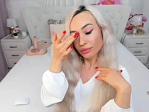 HottieSweetBritney's cam snapshot