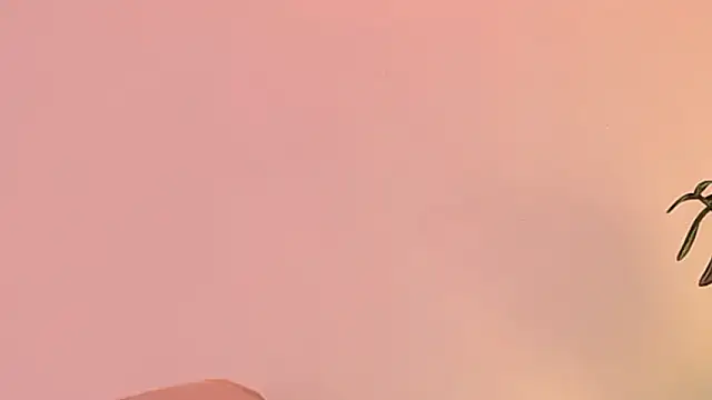 roberts_kloe's cam snapshot