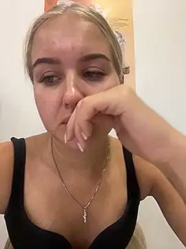 VanillaCakes live sex cam