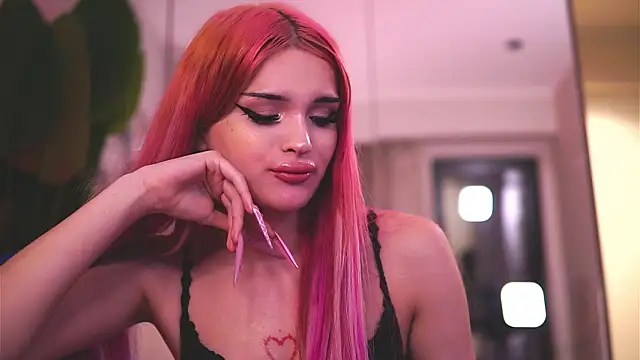 KatiaFinesse live sex cam