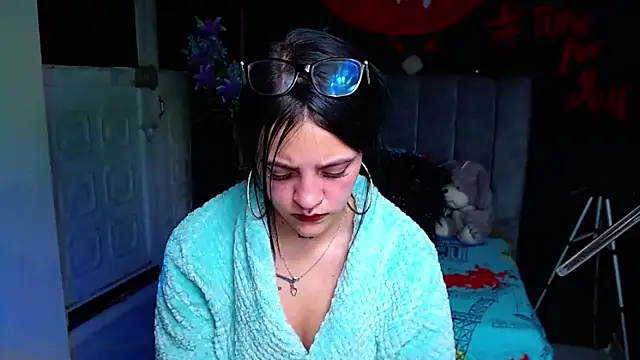 Violettasquirt's cam snapshot