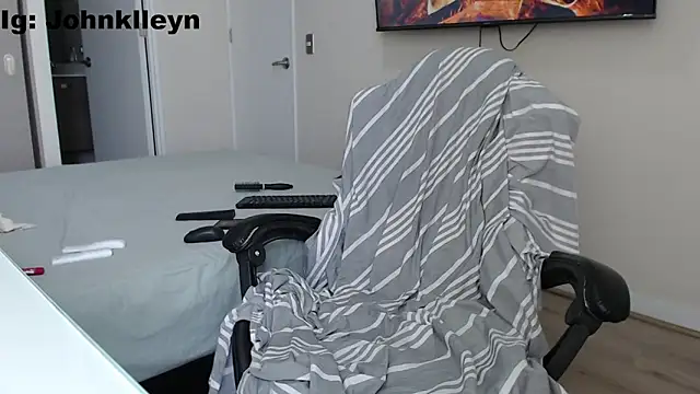 jonhklleyn's cam snapshot